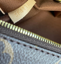 Load image into Gallery viewer, Louis Vuitton shoe pouch dopp kit