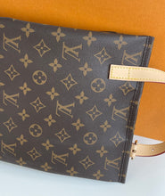 Load image into Gallery viewer, Louis Vuitton shoe pouch dopp kit