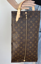 Load image into Gallery viewer, Louis Vuitton shoe pouch dopp kit