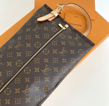 Load image into Gallery viewer, Louis Vuitton shoe pouch dopp kit