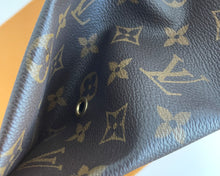 Load image into Gallery viewer, Louis Vuitton shoe pouch dopp kit