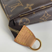 Load image into Gallery viewer, Louis Vuitton pochette accessories in monogram