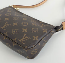 Load image into Gallery viewer, Louis Vuitton pochette accessories in monogram