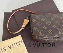 Load image into Gallery viewer, Louis Vuitton pochette accessories in monogram