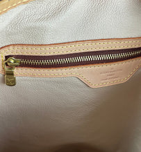 Load image into Gallery viewer, Louis Vuitton bucket GM in monogram