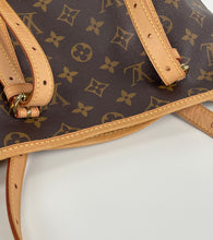 Load image into Gallery viewer, Louis Vuitton bucket GM in monogram