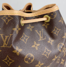 Load image into Gallery viewer, Louis Vuitton petit Noé in monogram