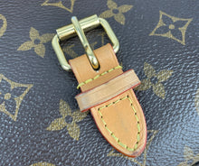 Load image into Gallery viewer, Louis Vuitton ivy in monogram