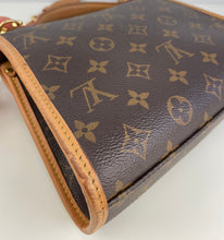 Load image into Gallery viewer, Louis Vuitton ivy in monogram