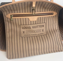 Load image into Gallery viewer, Louis Vuitton neverfull GM in monogram