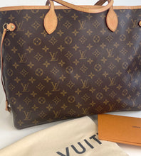 Load image into Gallery viewer, Louis Vuitton neverfull GM in monogram