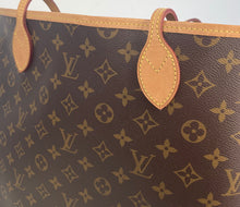 Load image into Gallery viewer, Louis Vuitton neverfull GM in monogram