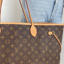 Load image into Gallery viewer, Louis Vuitton neverfull GM in monogram