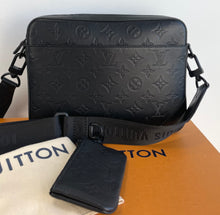Load image into Gallery viewer, Louis Vuitton duo messenger in monogram shadow