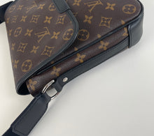 Load image into Gallery viewer, Louis Vuitton bass pm macassar messenger