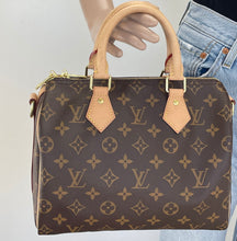 Load image into Gallery viewer, Louis Vuitton Speedy 25 bandouliere monogram