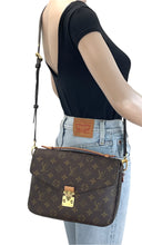 Load image into Gallery viewer, Louis Vuitton pochette metis in monogram