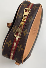 Load image into Gallery viewer, Louis Vuitton deauville mini in monogram