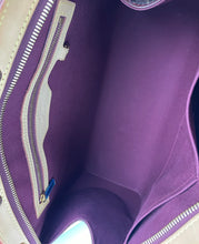 Load image into Gallery viewer, Louis Vuitton Brea MM vernis monogram rouge fauviste
