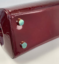 Load image into Gallery viewer, Louis Vuitton Brea MM vernis monogram rouge fauviste