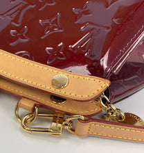 Load image into Gallery viewer, Louis Vuitton Brea MM vernis monogram rouge fauviste