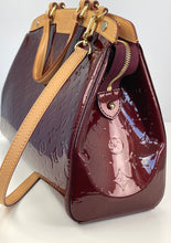 Load image into Gallery viewer, Louis Vuitton Brea MM vernis monogram rouge fauviste