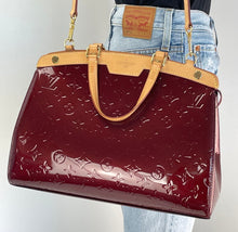 Load image into Gallery viewer, Louis Vuitton Brea MM vernis monogram rouge fauviste