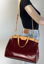 Load image into Gallery viewer, Louis Vuitton Brea MM vernis monogram rouge fauviste
