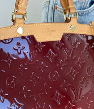 Load image into Gallery viewer, Louis Vuitton Brea MM vernis monogram rouge fauviste