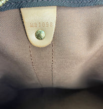 Load image into Gallery viewer, Louis Vuitton keepall 50 in monogram canvas