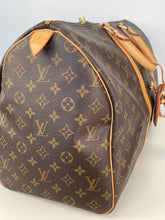 Load image into Gallery viewer, Louis Vuitton keepall 50 in monogram canvas