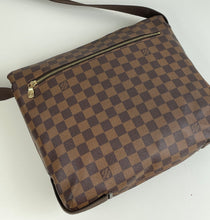 Load image into Gallery viewer, Louis Vuitton Brooklyn MM in damier ebene