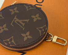 Load image into Gallery viewer, Louis Vuitton round coin purse monogram