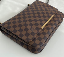 Load image into Gallery viewer, Louis Vuitton Hoxton GM