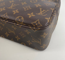Load image into Gallery viewer, Louis Vuitton trousse toilette 28
