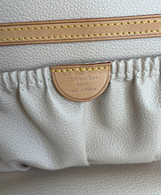 Load image into Gallery viewer, Louis Vuitton Nice vanity/ travel case with strap