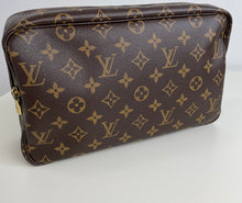 Load image into Gallery viewer, Louis Vuitton trousse toilette 28