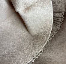 Load image into Gallery viewer, Louis Vuitton trousse toilette 28