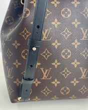 Load image into Gallery viewer, Louis Vuitton montsouris PM black and monogram