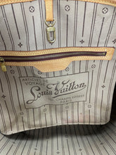 Load image into Gallery viewer, Louis Vuitton neverfull MM monogram
