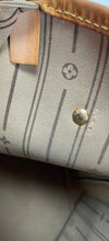Load image into Gallery viewer, Louis Vuitton neverfull MM monogram
