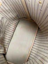 Load image into Gallery viewer, Louis Vuitton neverfull MM monogram
