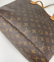 Load image into Gallery viewer, Louis Vuitton neverfull MM monogram