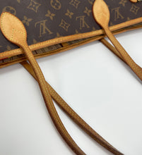 Load image into Gallery viewer, Louis Vuitton neverfull MM monogram