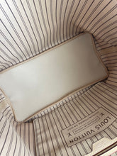 Load image into Gallery viewer, Louis Vuitton neverfull GM in monogram