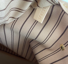Load image into Gallery viewer, Louis Vuitton neverfull GM in monogram