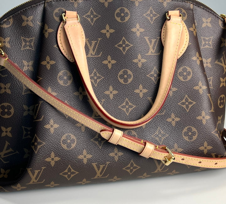 Louis Vuitton Rivoli MM Purse 2019 