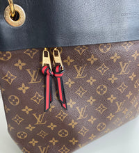 Load image into Gallery viewer, Louis Vuitton tuileries hobo noir