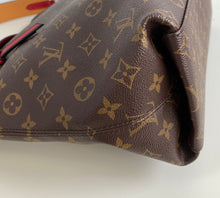 Load image into Gallery viewer, Louis Vuitton tuileries hobo noir