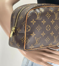 Load image into Gallery viewer, Louis Vuitton toiletry 25 in monogram canvas